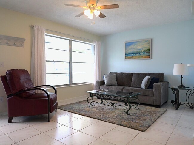 Building Photo - 2929 SE Ocean Blvd