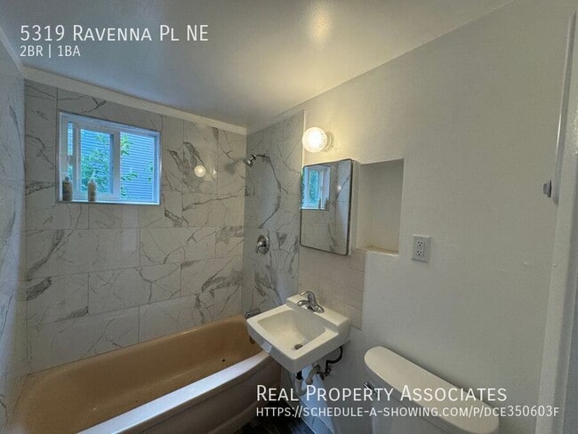 Building Photo - 5319 Ravenna Pl NE