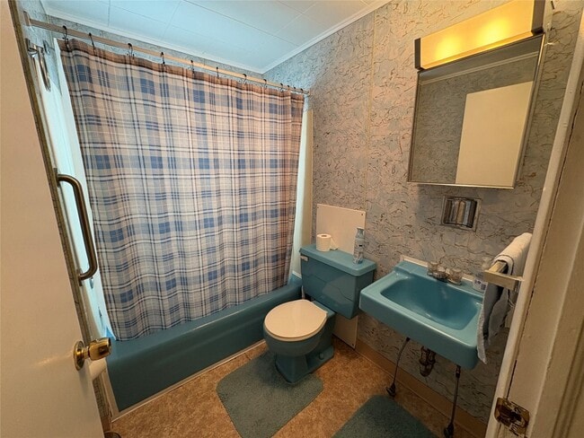 Building Photo - 308 Odell Ave