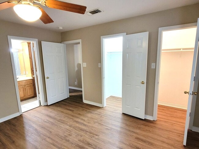 Building Photo - 3-bedroom home!