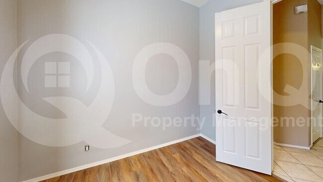 Building Photo - 770 W Cherrywood Dr