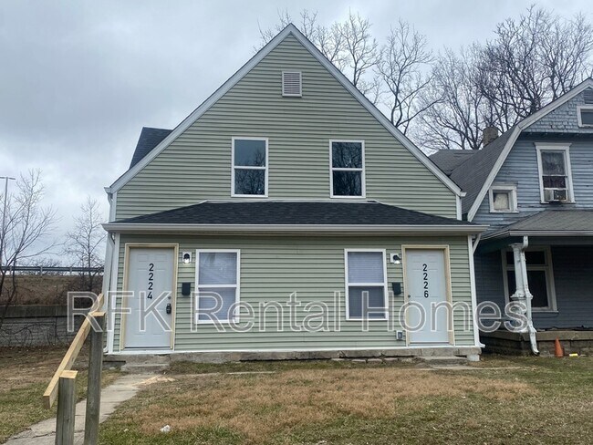 Building Photo - 2226 Langley Ave