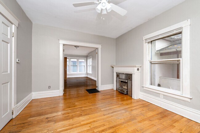 Building Photo - 1314 Oak St