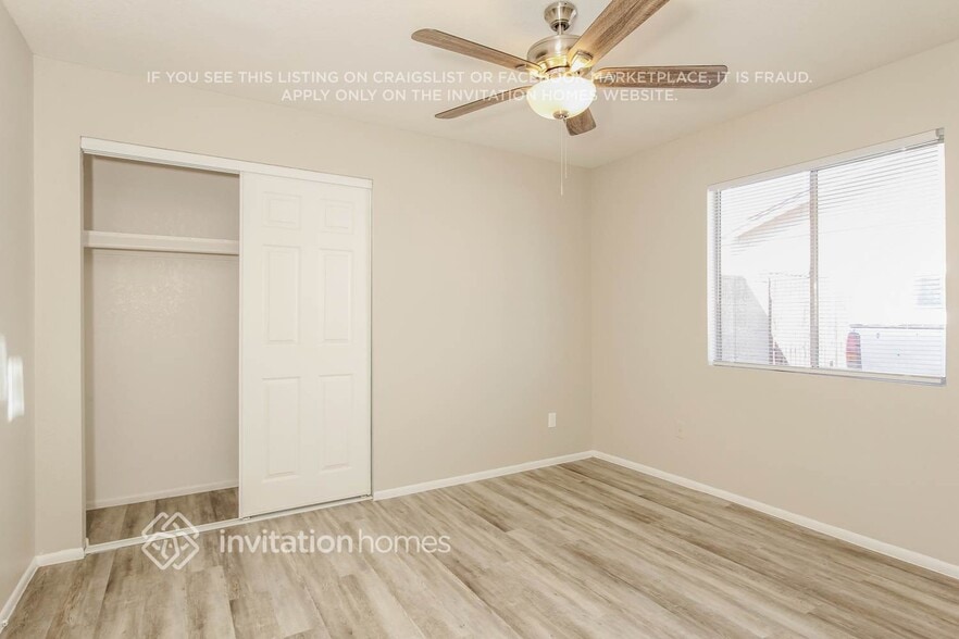 Building Photo - 4316 N 106th Dr