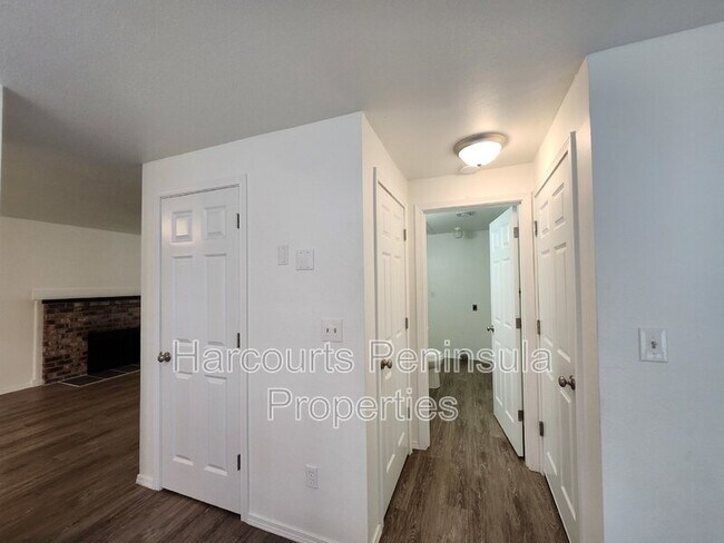 Building Photo - 3234 SE Goldmaur Ct