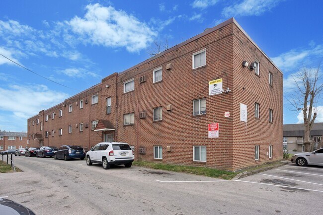 Building Photo - 7108 Oxford Ave