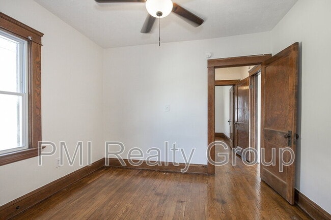 Building Photo - 2936 E 128th St