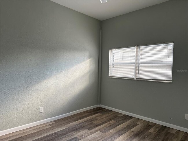 Building Photo - 37 144th Ave