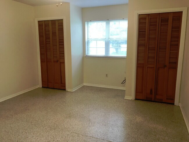 Building Photo - 13001 Woodway Dr