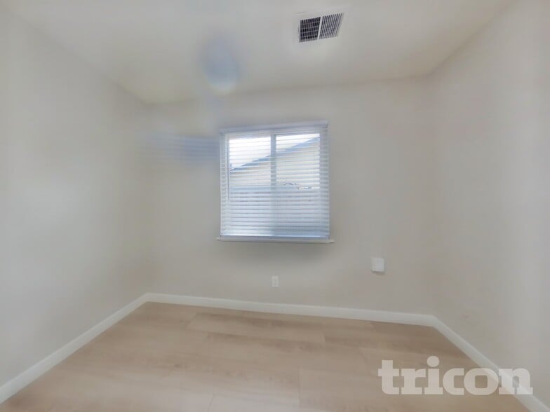 Building Photo - 126 Frost Dr