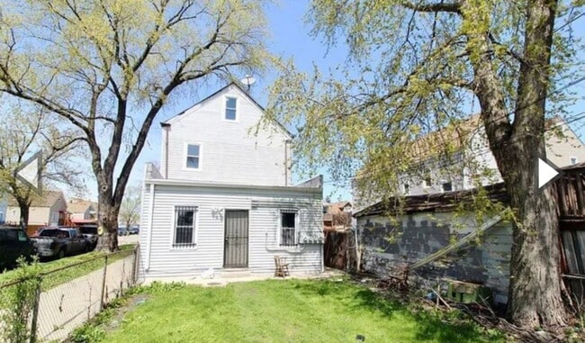 Building Photo - 2457 W 47th Pl