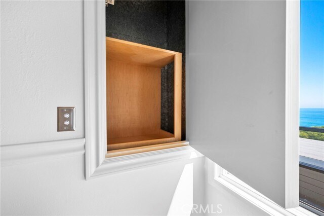 Building Photo - 1560 Sunset Ridge Dr