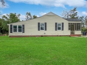 Building Photo - 2002 Shirley Ave