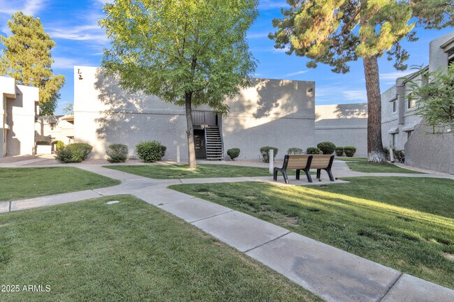Building Photo - 4444 E Paradise Village Pkwy N