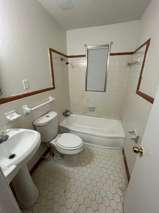 Building Photo - 3476 Obion Dr