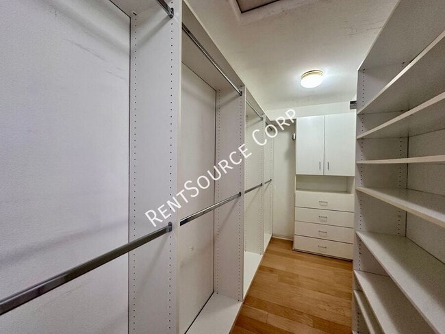 Building Photo - 25341 Irving Ln