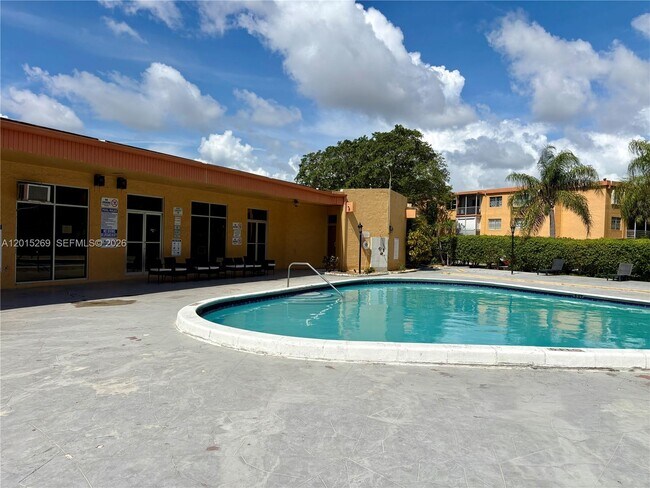 Building Photo - 4304 NW 9th Ave