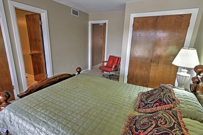 Building Photo - 600 NW 4th St