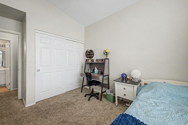 Building Photo - 6730 E Preston St