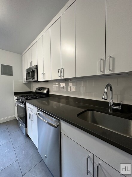 Building Photo - East 89th STREET