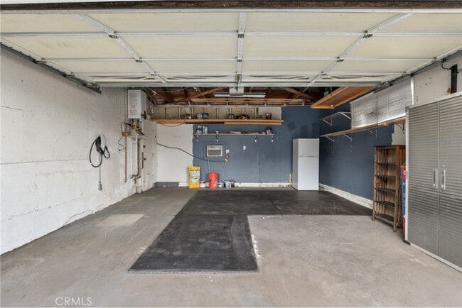 Building Photo - 5634 Ponce Ave