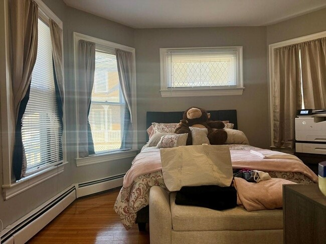 Building Photo - 209 Cottage St.