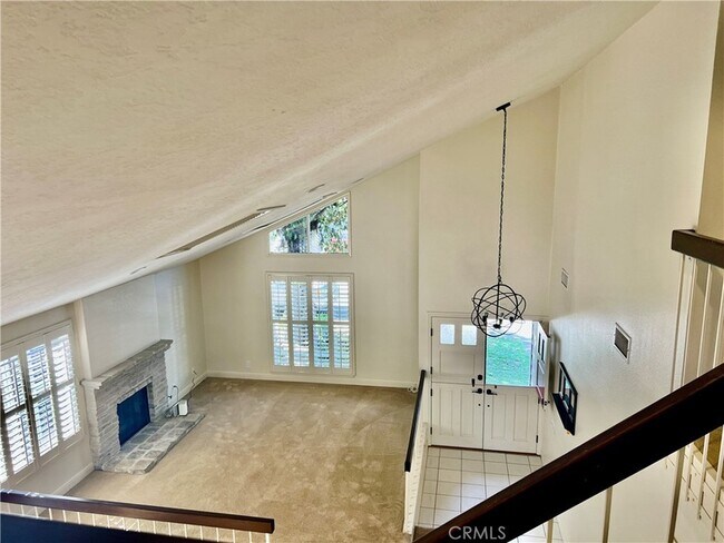 Building Photo - 24822 Via San Fernando