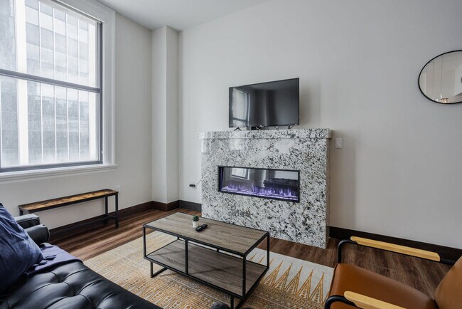 Building Photo - 9-JAN-JAN E 4th St