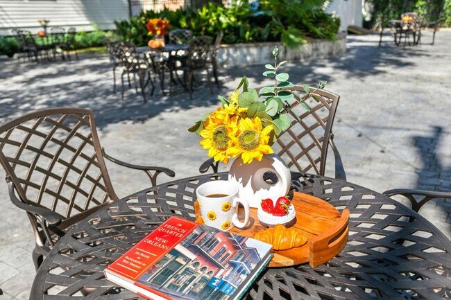 Building Photo - 1501 Robert C. Blakes Sr. Dr