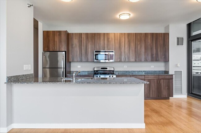 Building Photo - 235 W Van Buren St