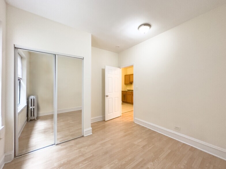 Building Photo - 4856 N Damen Ave