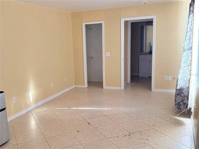 Building Photo - 143 Mango Dr