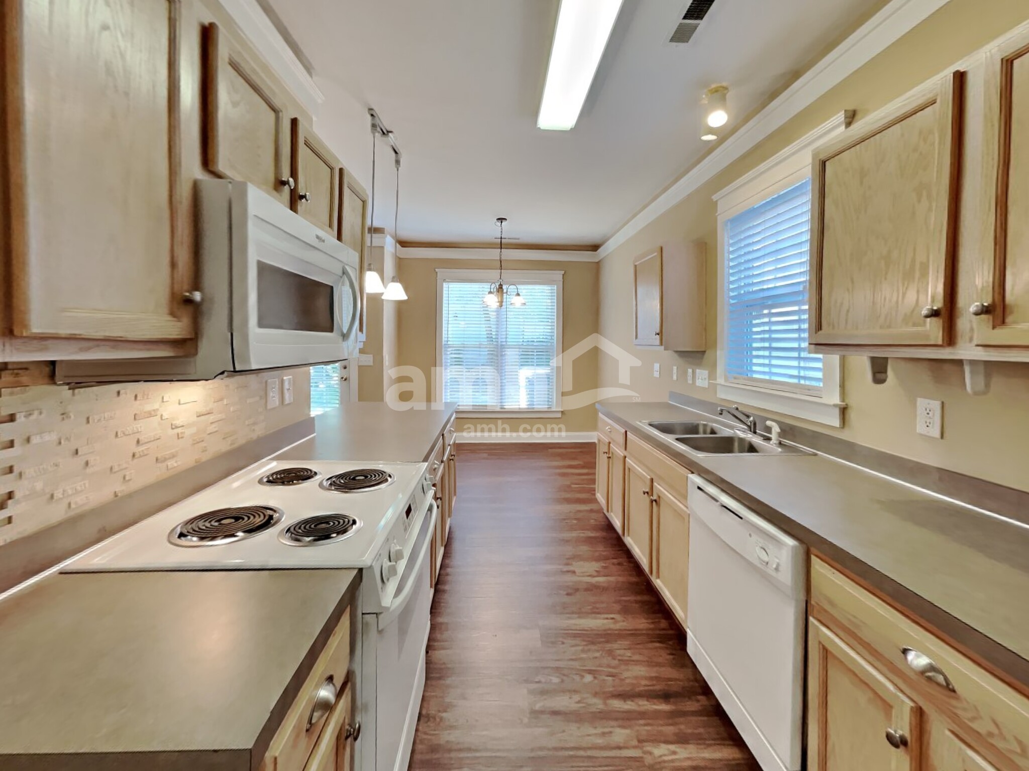 Building Photo - 528 Catawba Ave