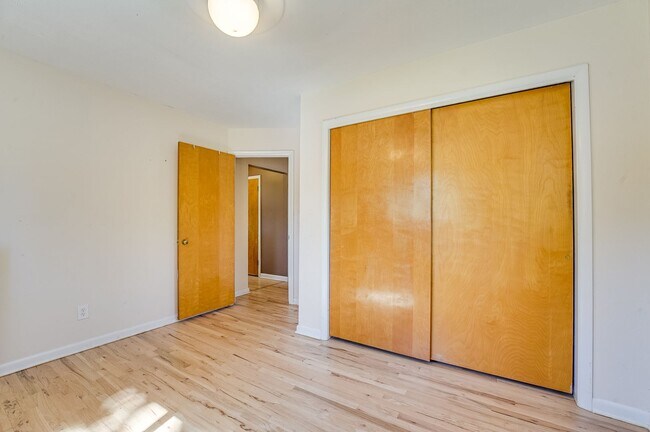 Building Photo - 4 bed, 2 bath Ranch Home near City Park W/ Finished Bsmt & Fenced Yard!