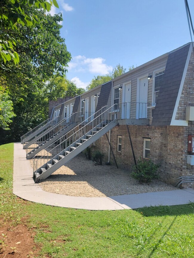 Building Photo - Newly Renovated - Alcoa Studio Apartments – Convenient Location!