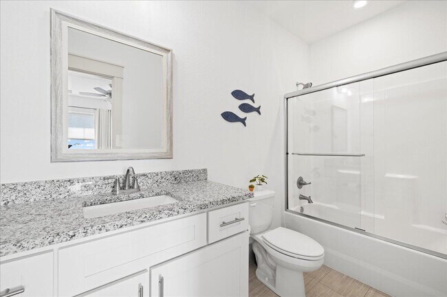 Building Photo - 275 Gulfview Cir