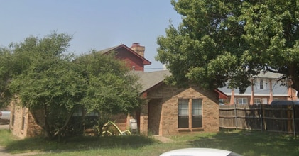 Building Photo - 211 Shrum Ct