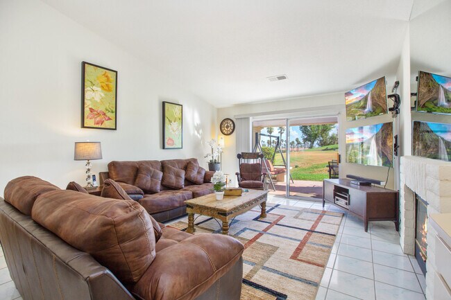 Building Photo - 709 Vista Lago Cir N