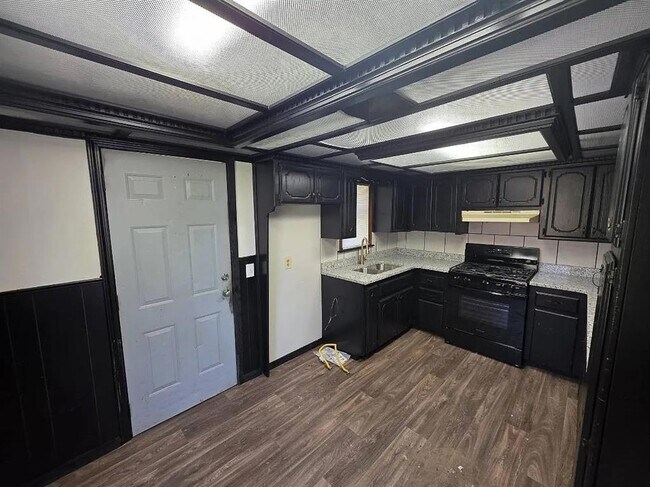 Building Photo - 10311 Bellview Dr