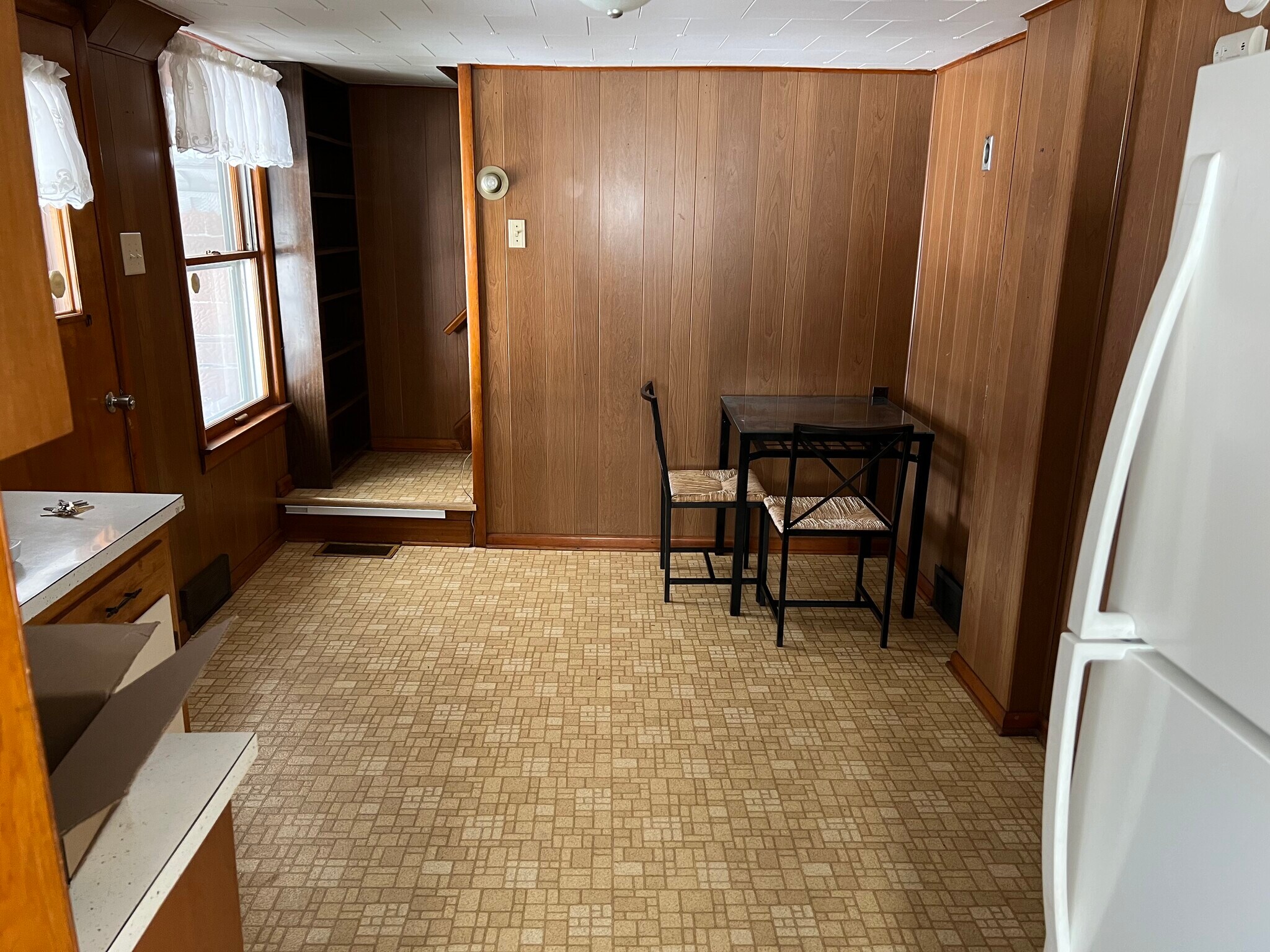 Kitchen with table - 1112 N 7th St