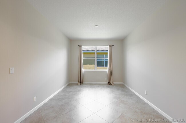 Building Photo - 11263 SW Barton Way