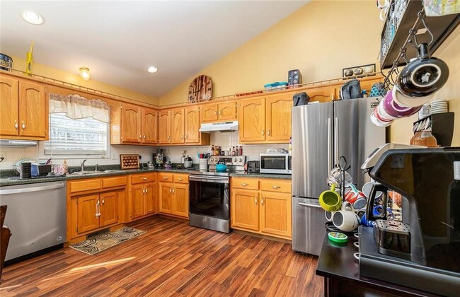 Building Photo - Beautiful 3 Bedroom, 2 Bathroom Home in No...