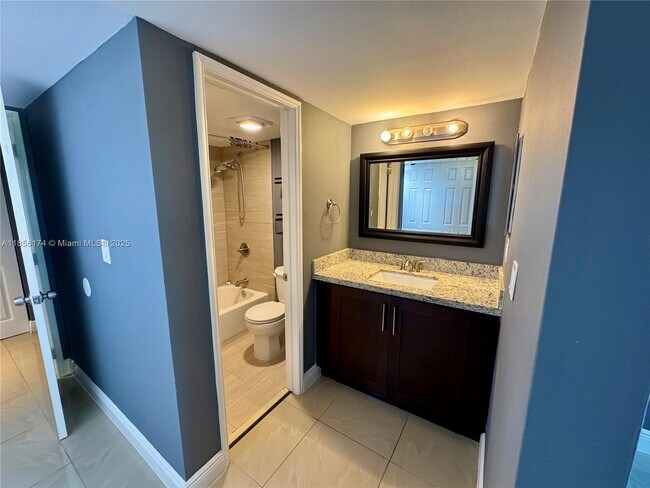 Building Photo - 9495 Evergreen Pl