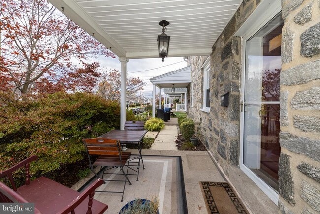 Building Photo - 52 Woodbine Rd