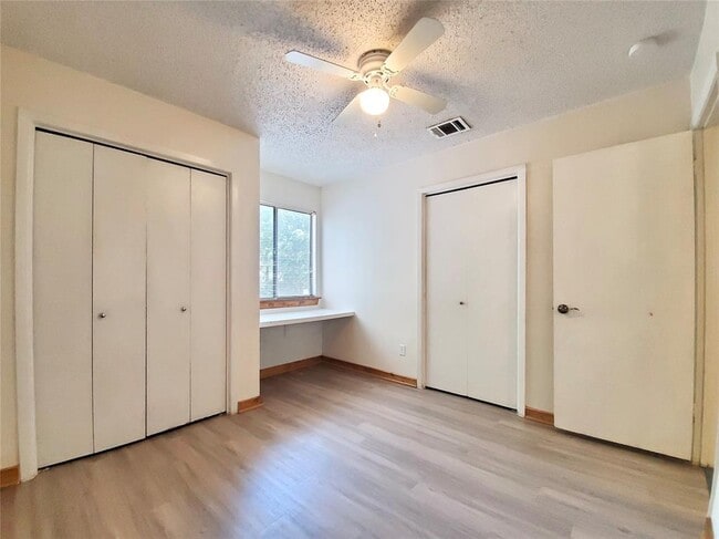 Building Photo - 2400 Berkett Dr