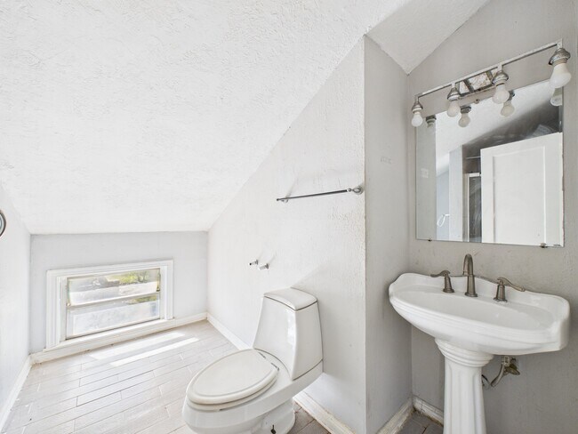 Building Photo - 3814 Luca St