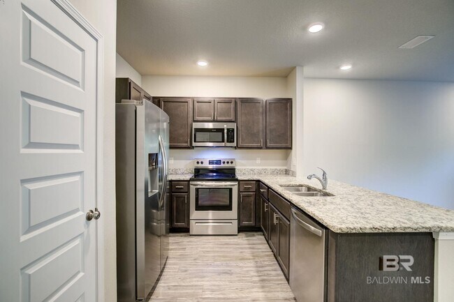 Building Photo - 6775 Spaniel Dr