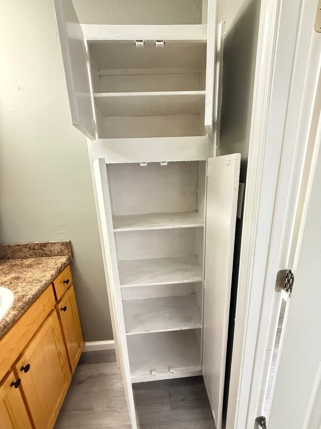 Building Photo - 3831 Morningview Dr