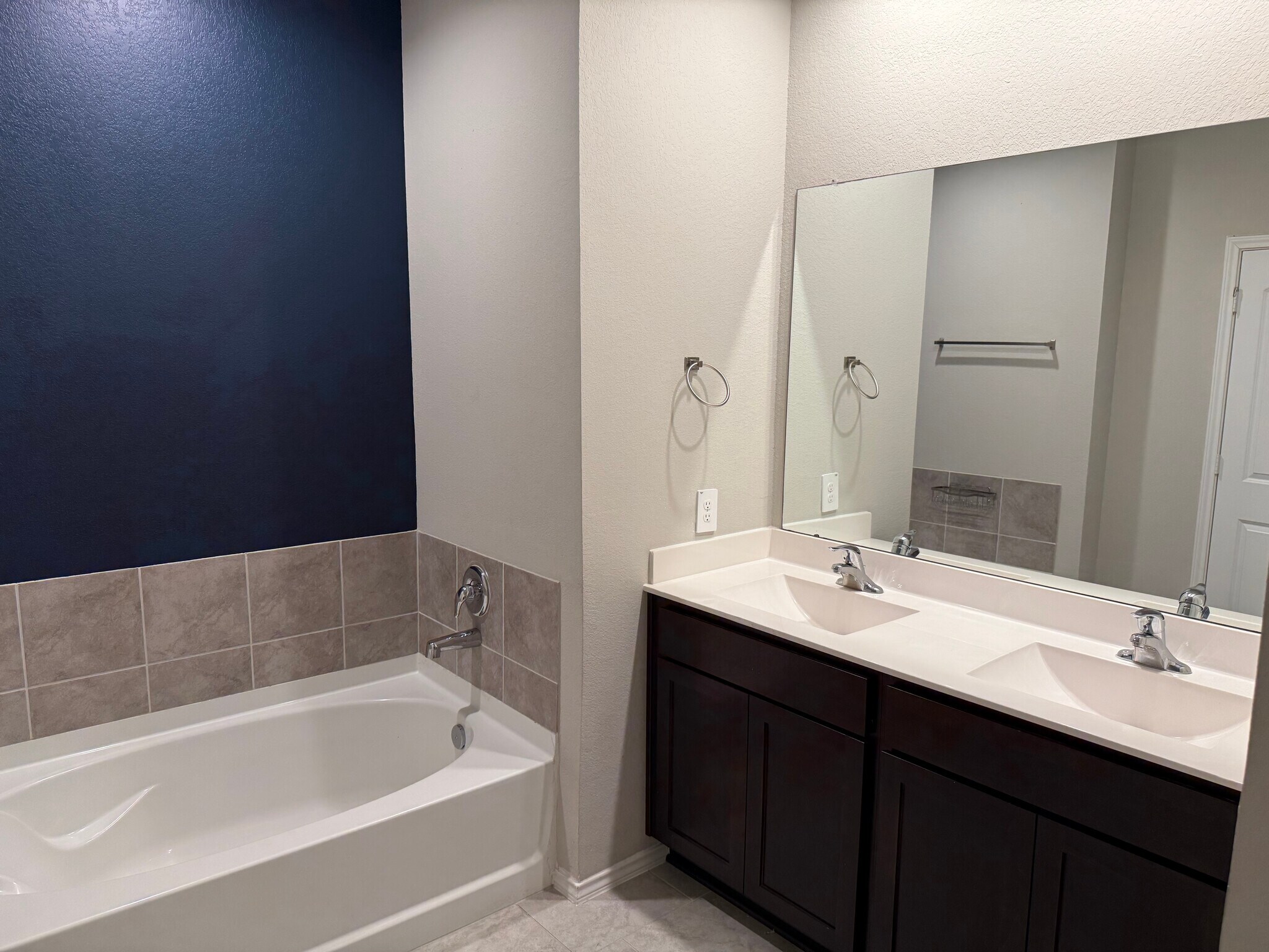 Building Photo - 3525 Pearl Mill Ln
