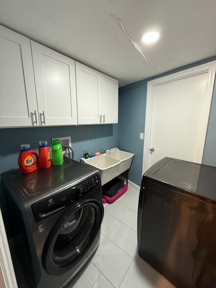 Building Photo - 18 Porter Rd